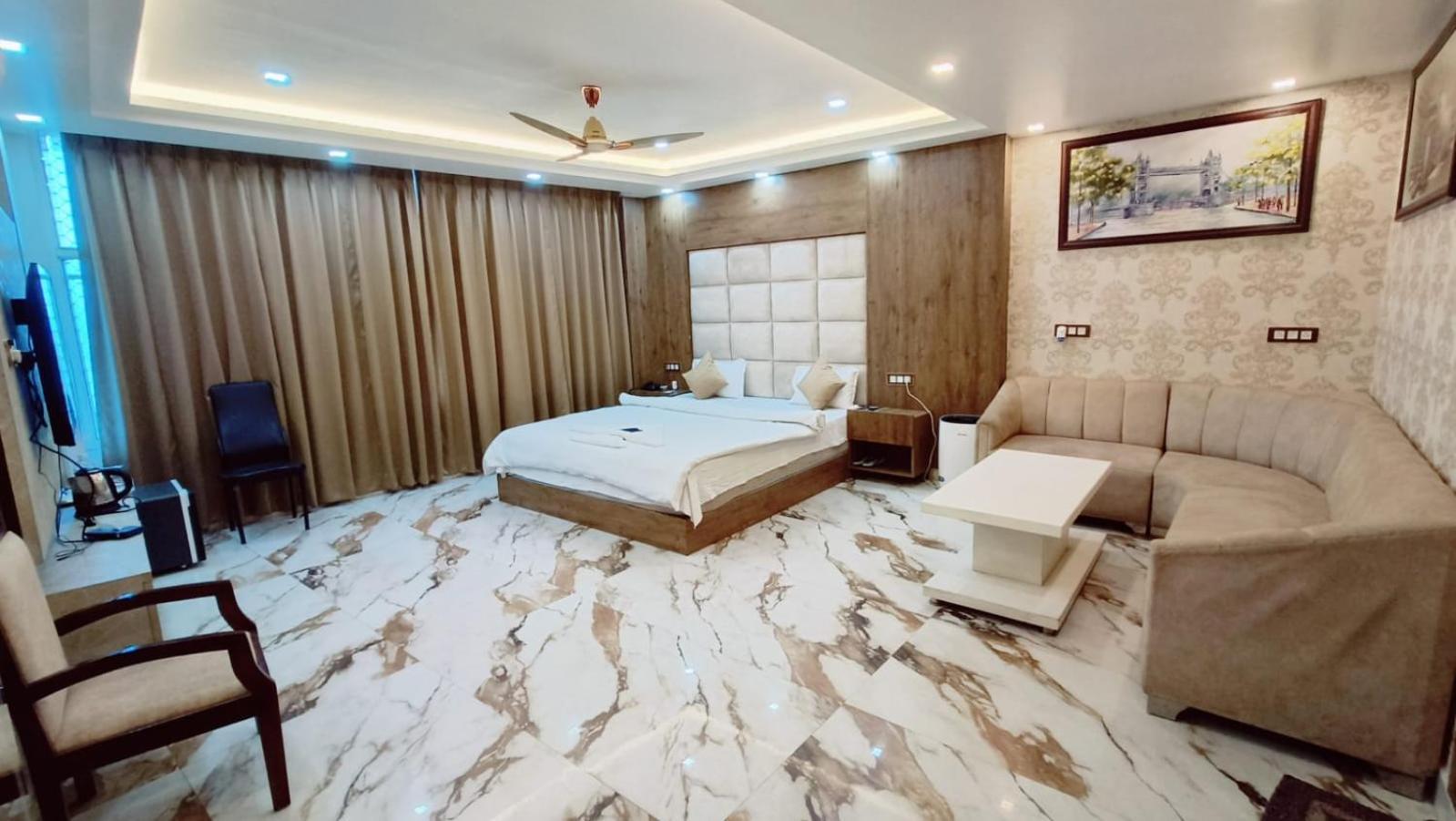 V Square Airport Hotel Lucknow Exterior photo