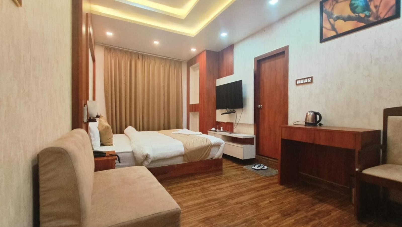 V Square Airport Hotel Lucknow Exterior photo