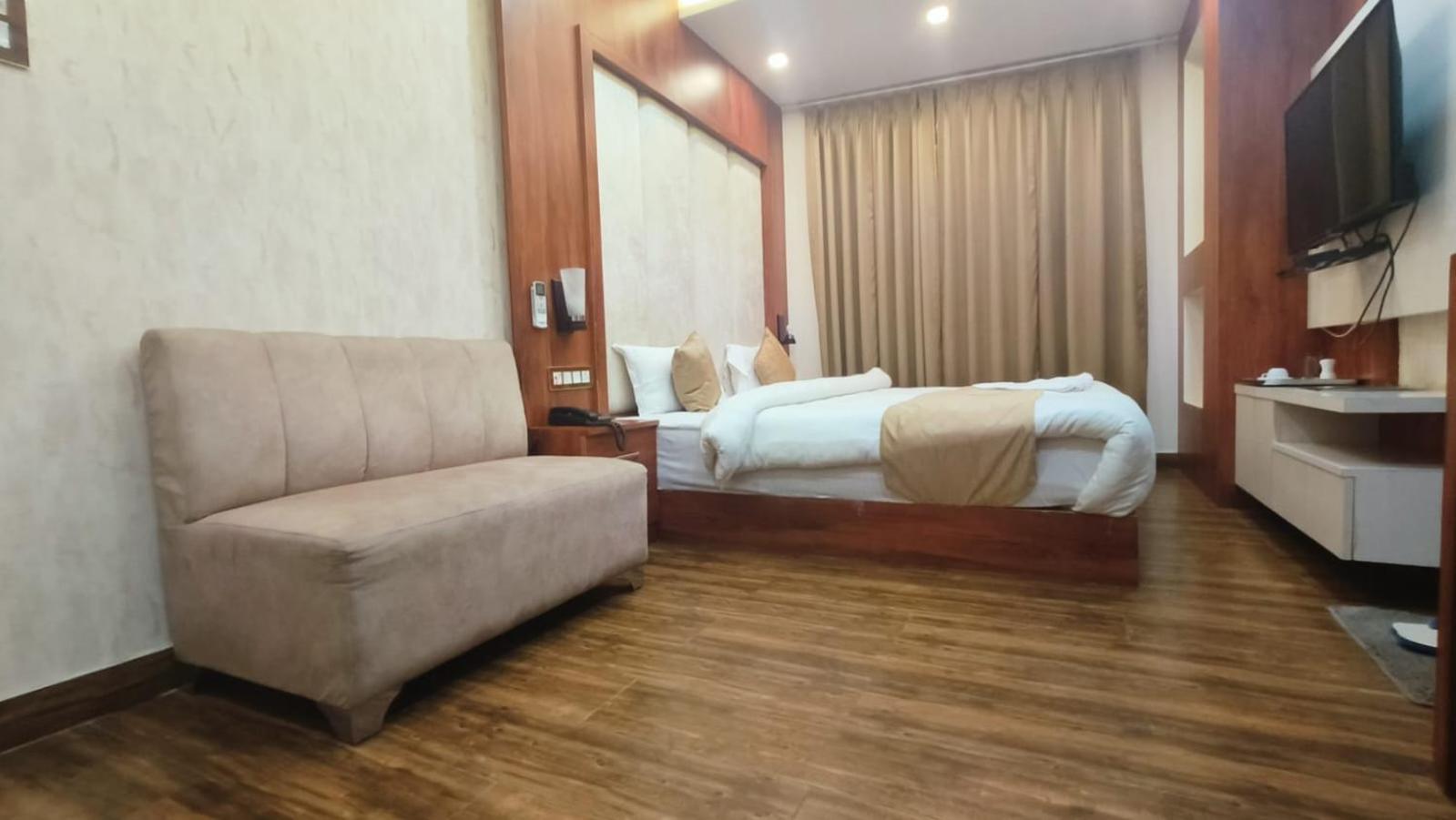 V Square Airport Hotel Lucknow Exterior photo
